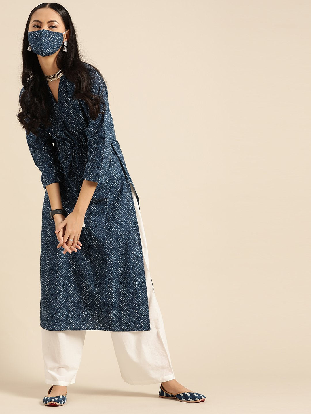 Women's Indigo Three-Quarter Sleeves Straight Kurta With Cream Palazzo