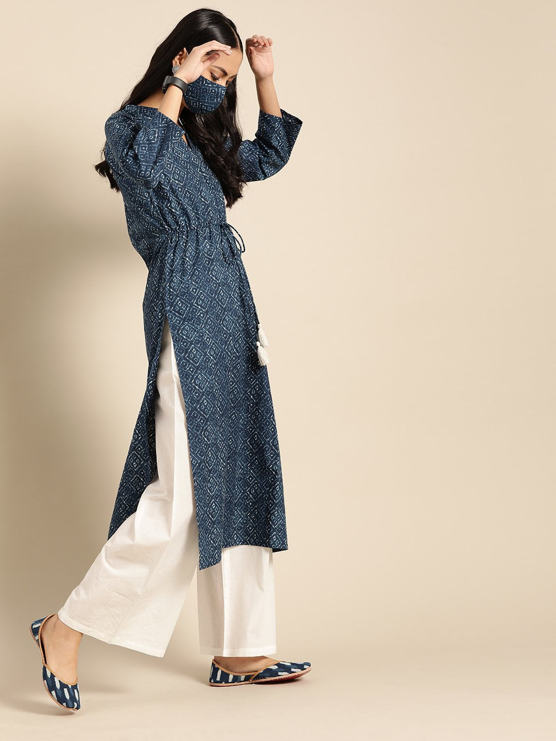 Women's Indigo Three-Quarter Sleeves Straight Kurta With Cream Palazzo