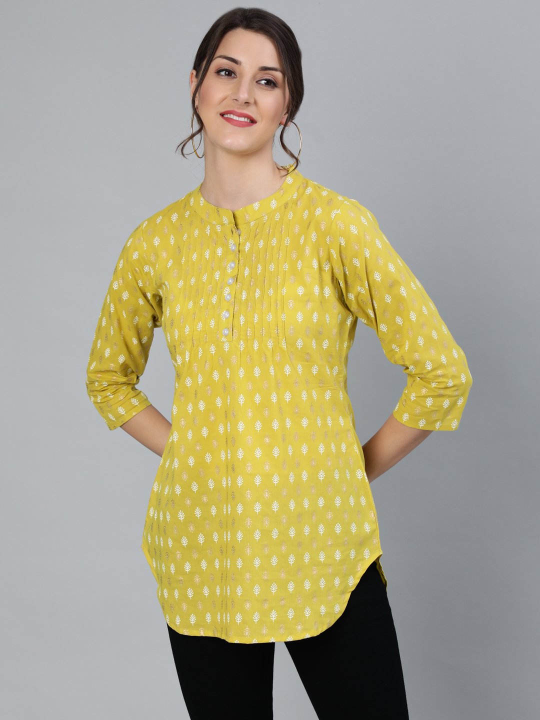 Women's Green Printed Tunic With Mandarin Collar & Three Quarter Sleeves