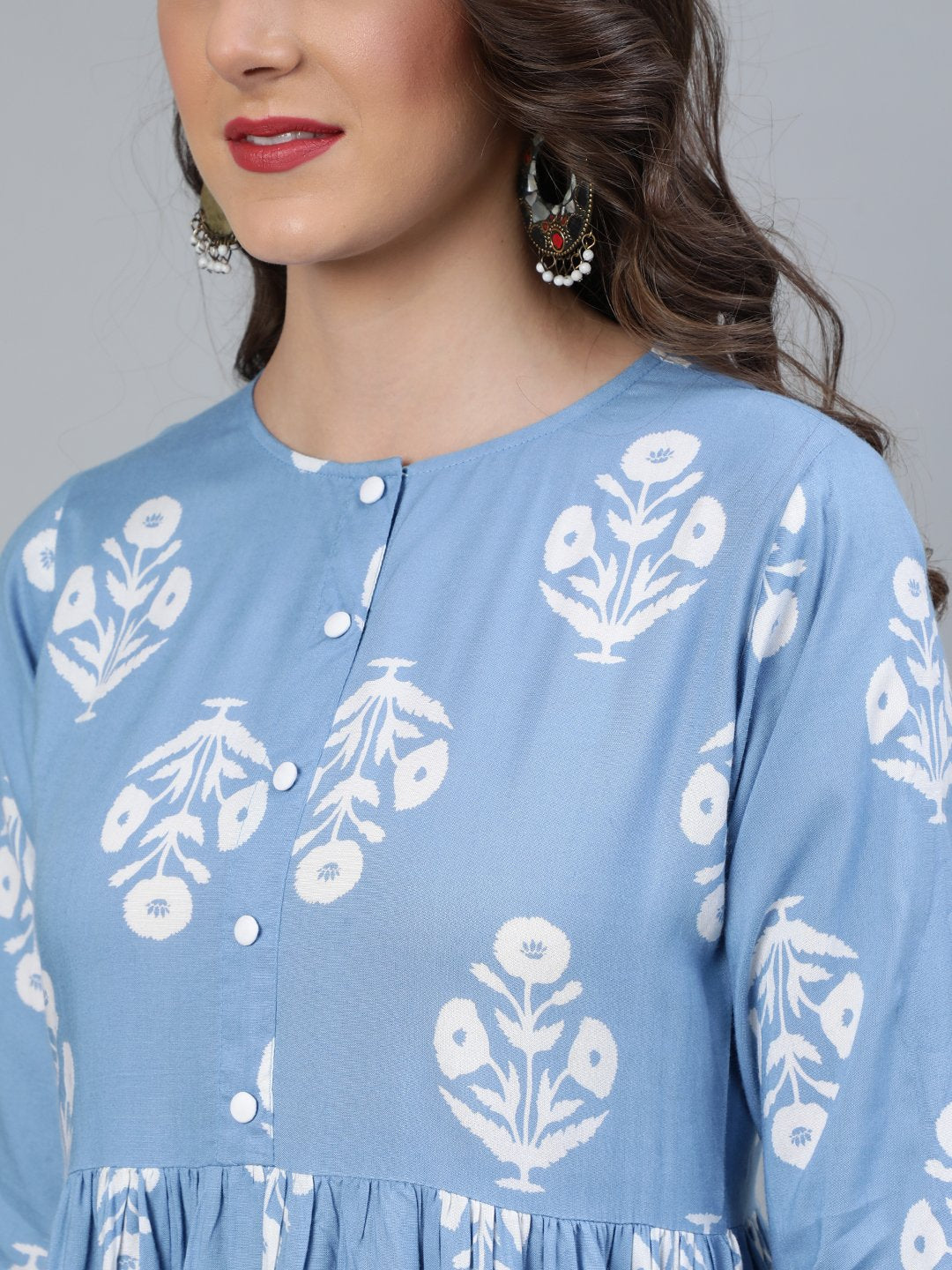 Women's Blue Three Quarter Sleeves Straight Kurta With Trouser