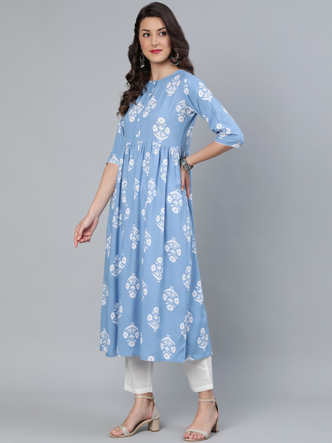 Women's Blue Three Quarter Sleeves Straight Kurta With Trouser