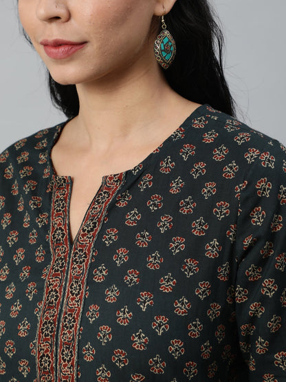 Women's Green Printed Tunic With Three Quarter Sleeves
