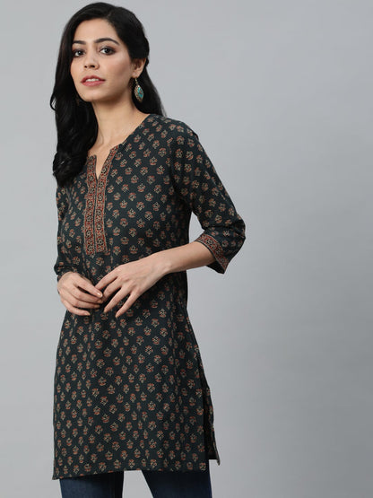 Women's Green Printed Tunic With Three Quarter Sleeves