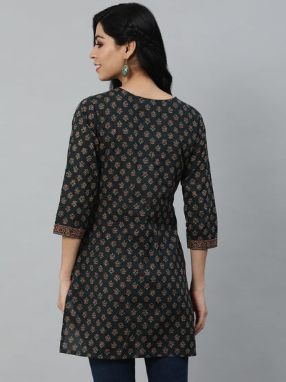 Women's Green Printed Tunic With Three Quarter Sleeves