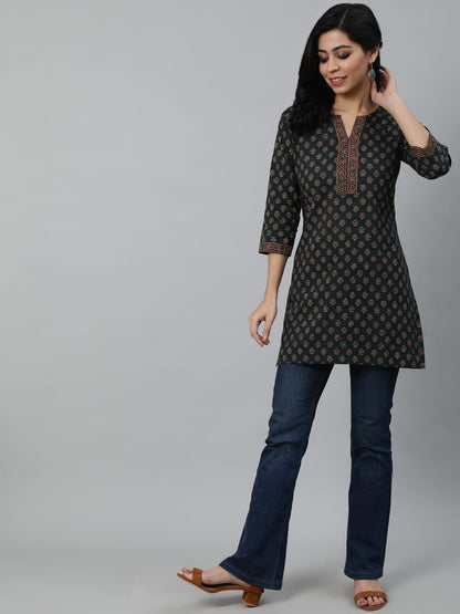 Women's Green Printed Tunic With Three Quarter Sleeves