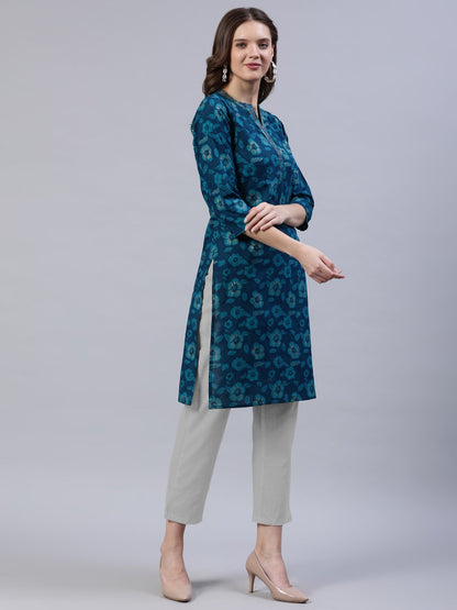 Women's Green Straight Kurti With Three Quarter Sleeves
