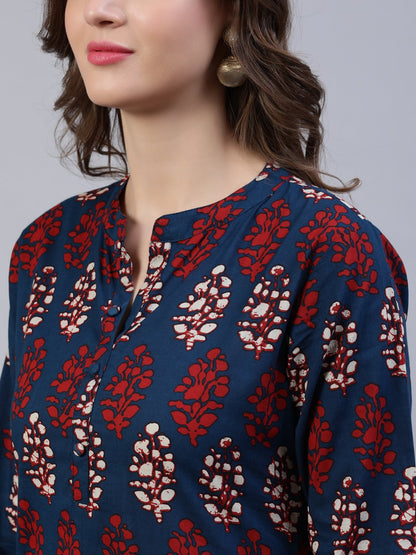 Women's Blue & Red Printed Straight Kurta