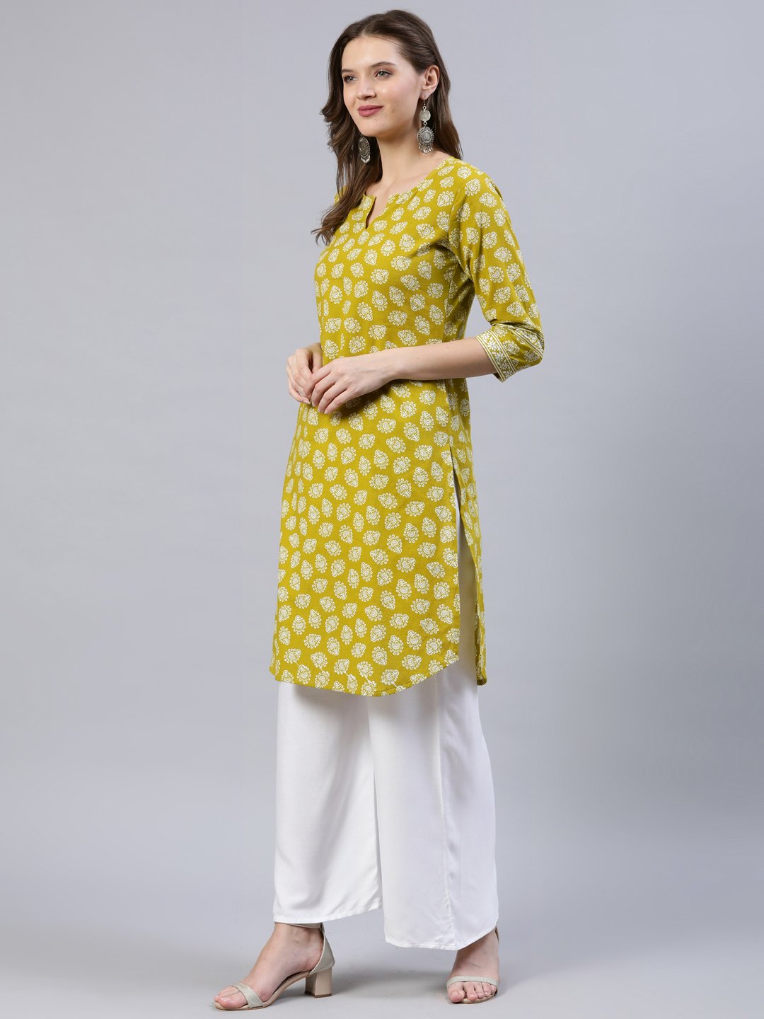 Women's Green Printed Straight Kurta With Three Quarter Sleeves