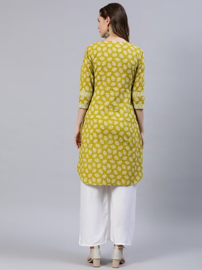 Women's Green Printed Straight Kurta With Three Quarter Sleeves