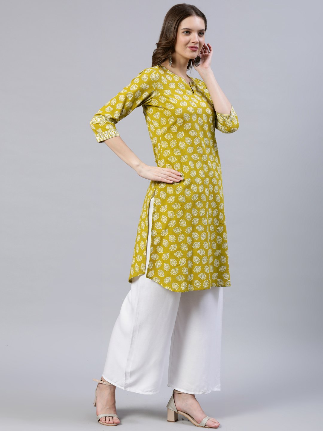 Women's Green Printed Straight Kurta With Three Quarter Sleeves