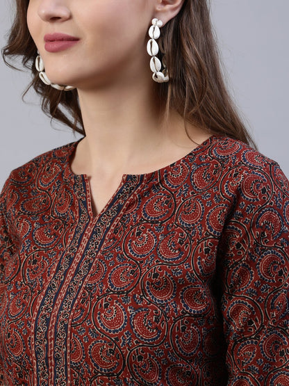 Women's Maroon Printed Straight Kurta With Three Quarter Sleeves