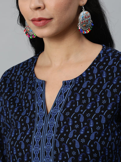 Women's Black Printed Straight Kurta With Three Quarter Sleeves
