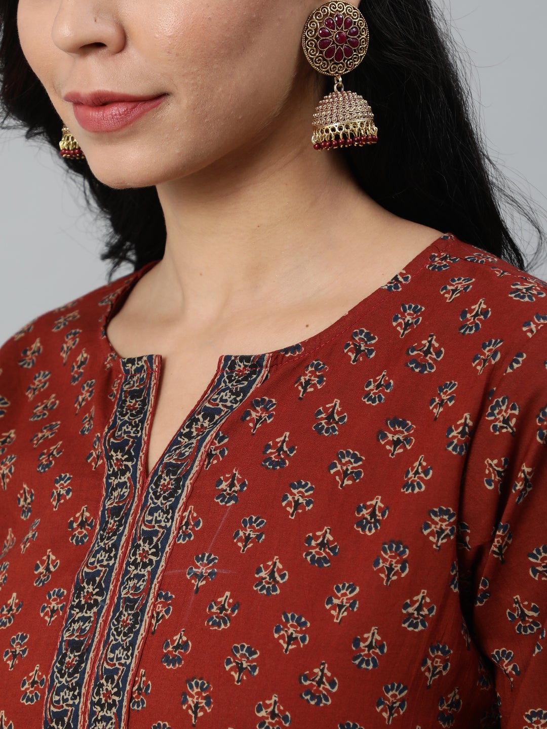 Women's Maroon Printed Straight Kurta With Three quarter Sleeves