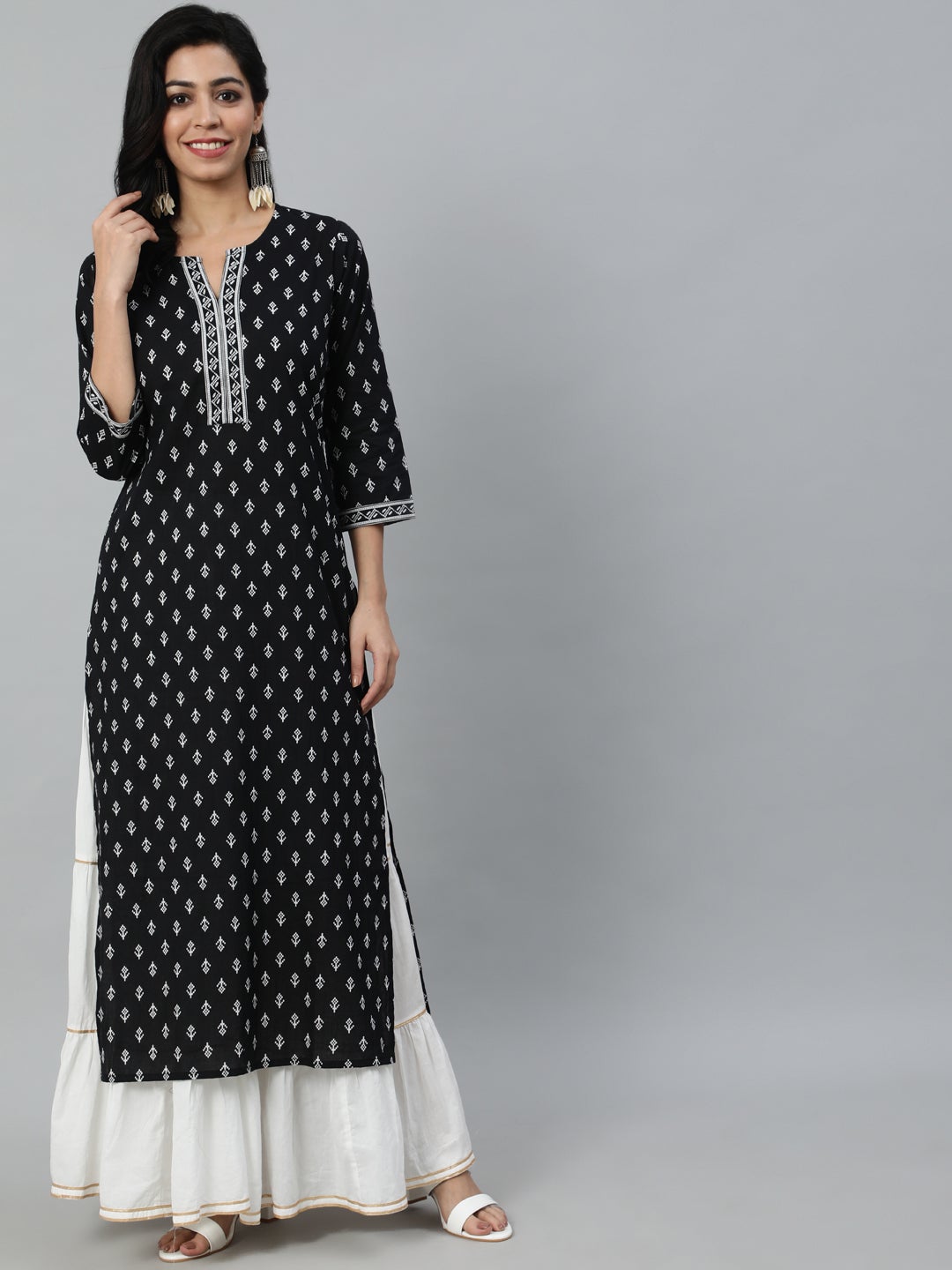 Women's Black Calf Length Straight Kurta With Round Neck And Three Quarter Sleeves