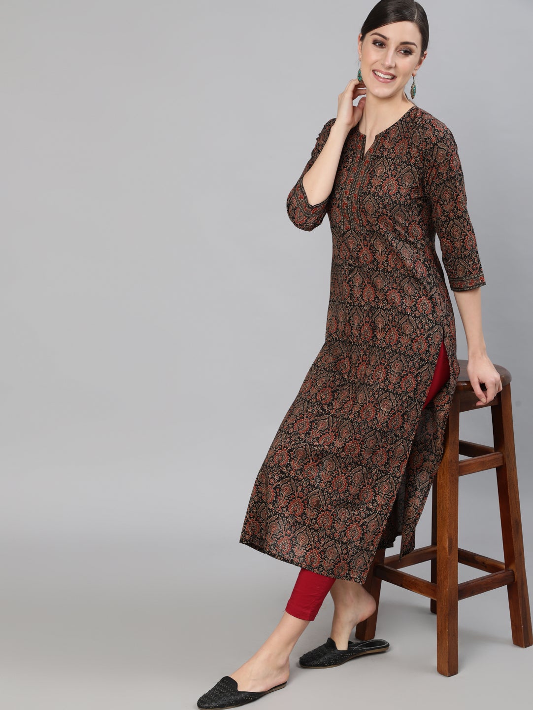 Women's Multi Printed Straight Kurta With Three Quarter Sleeves