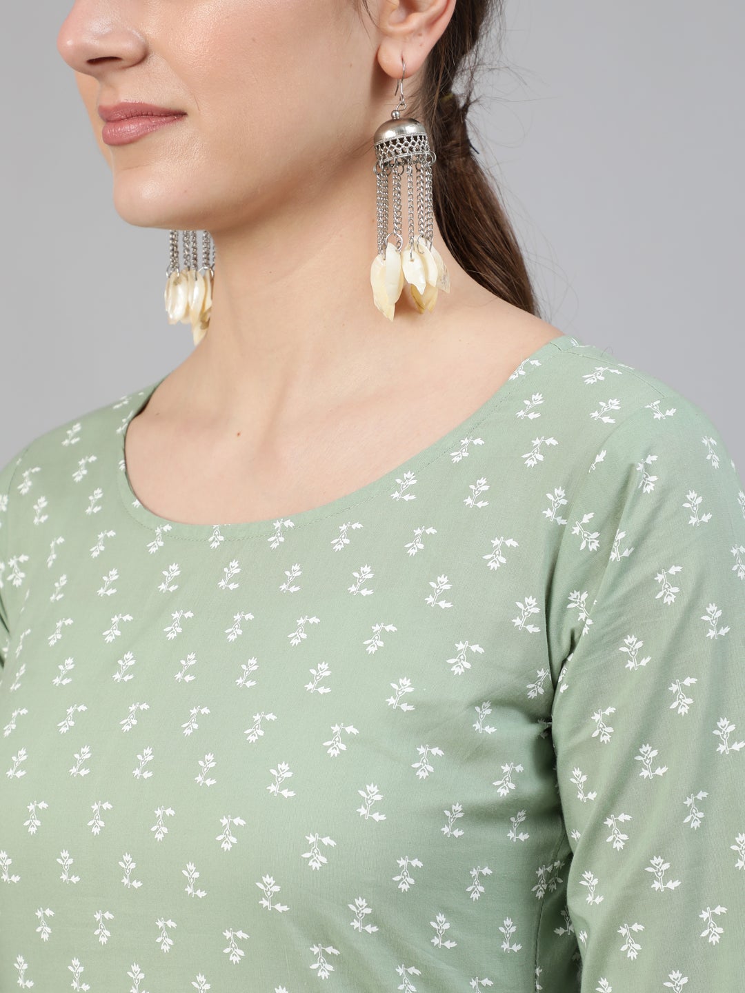 Women's Sage Green Printed Straight Kurta With Three Quarter Sleevs