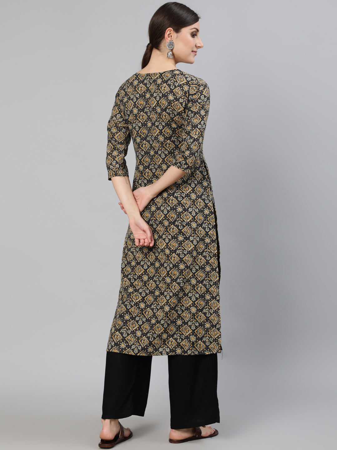 Women's Black Abstract Printed Straight Kurta With Three Quarter Sleeves