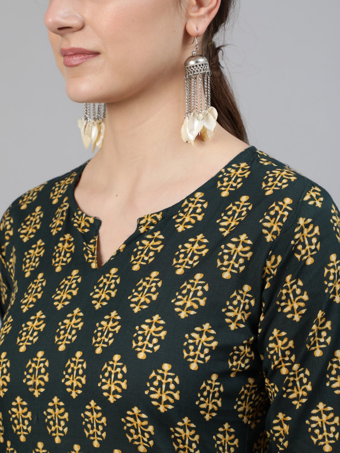 Women's Green Ethnic Printed Straight Kurta With Three Quarter Sleeves