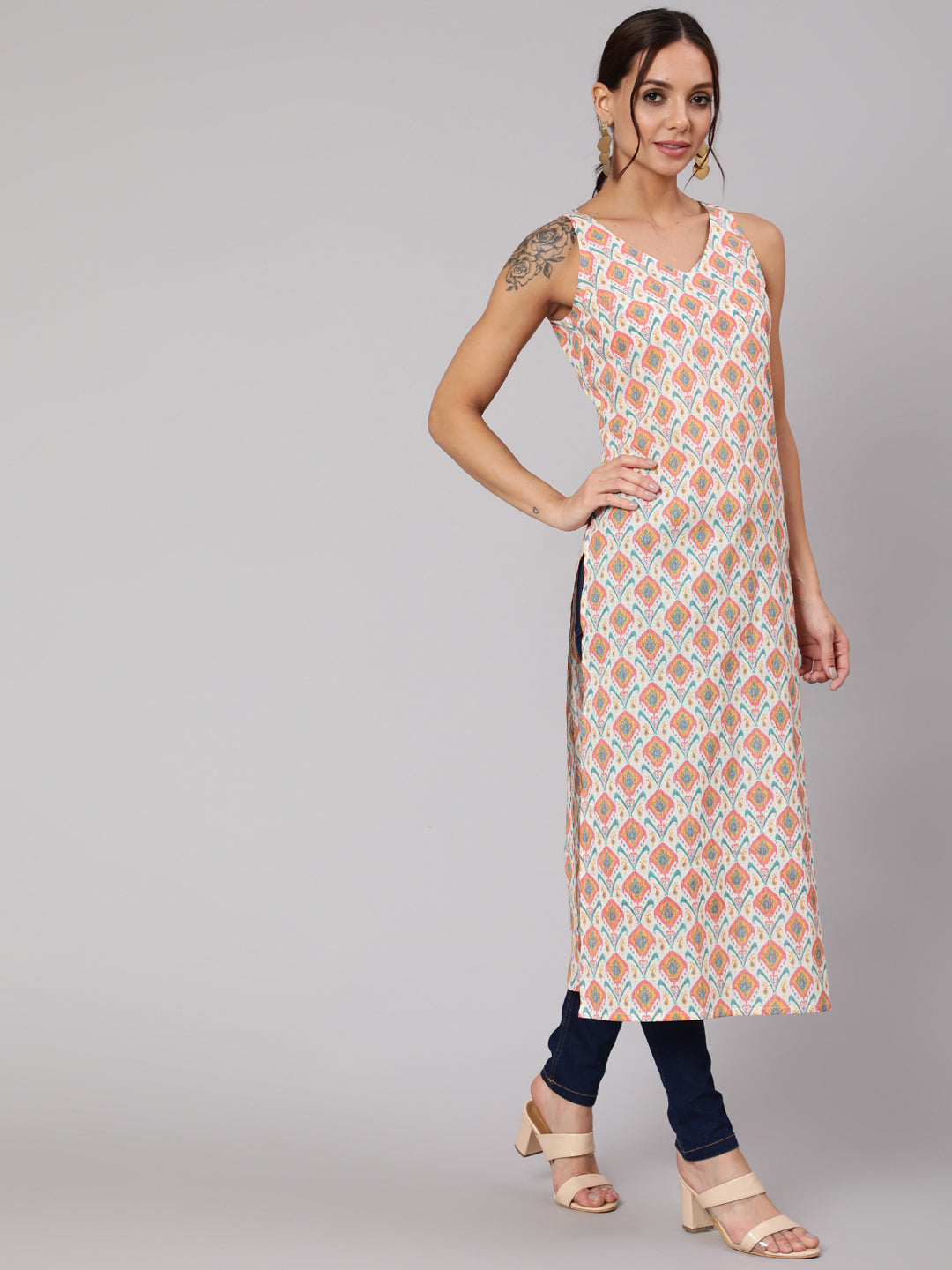 Women's Multi Geometric Printed Straight Sleeveless Kurta With V-Neck