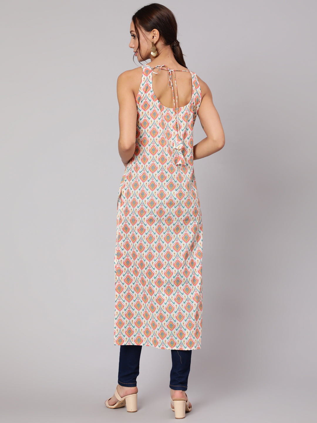 Women's Multi Geometric Printed Straight Sleeveless Kurta With V-Neck