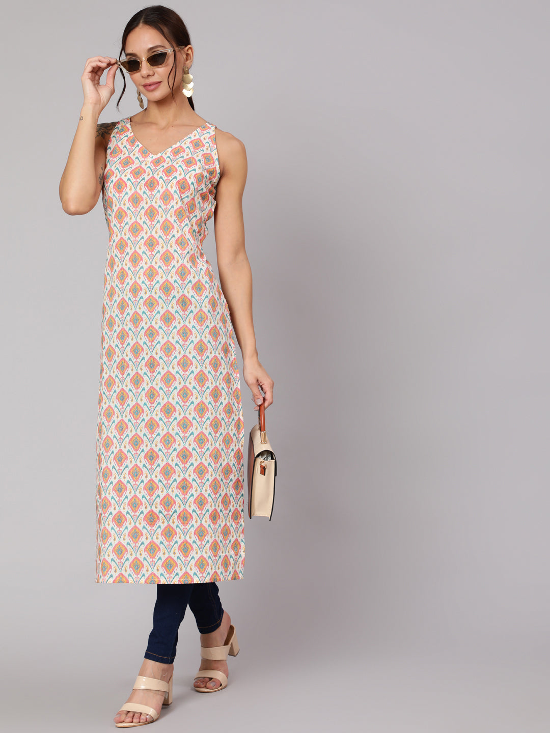 Women's Multi Geometric Printed Straight Sleeveless Kurta With V-Neck