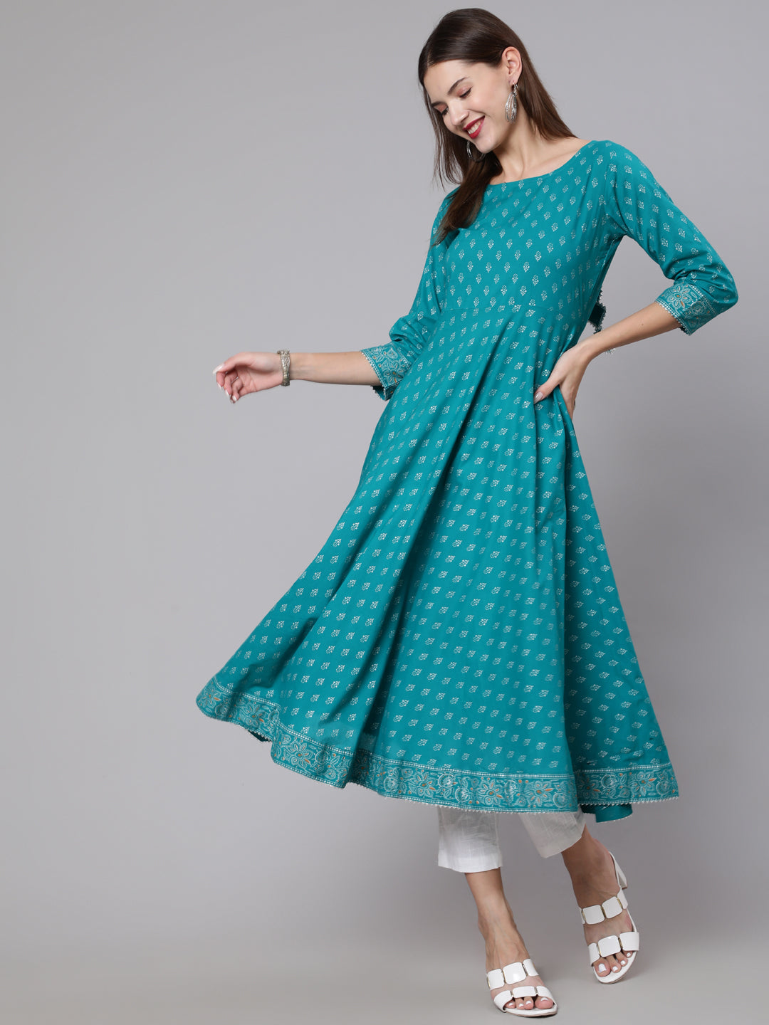 Women's Green Ethnic Printed Dress With Three Quarter Sleeves