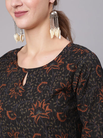 Women's Black Printed straight kurta with three quarter sleeves