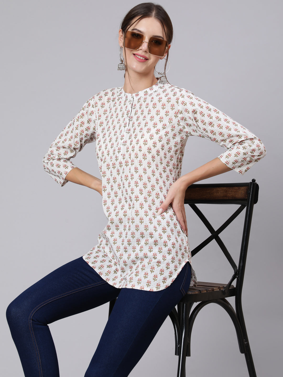 Women's Off-White Straight Tunic With Three Quaretr Sleeves