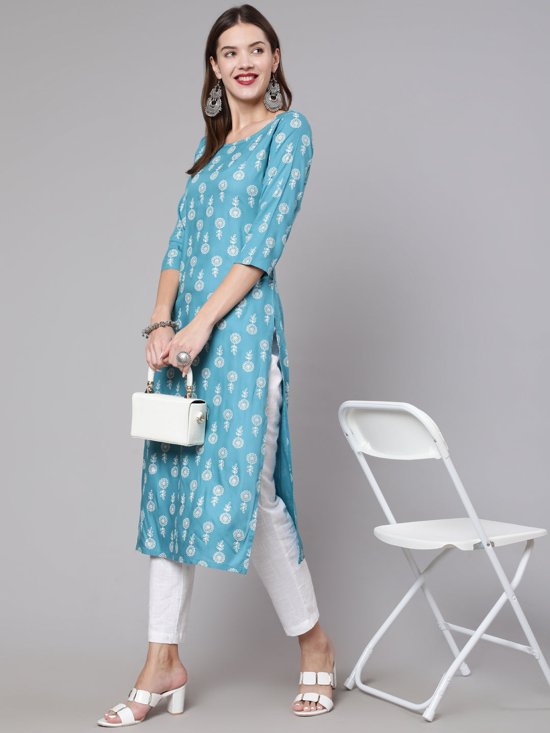 Women's Blue Ethnic Printed Straight Kurta with Three Quarter Sleeves