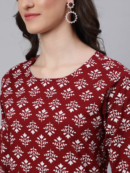 Women's Maroon Printed Straight Kurta With Three Quarter Sleeves