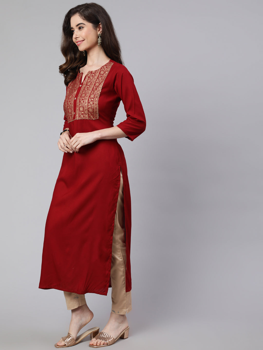 Women's Maroon Printed straight kurta with three quarter sleeves