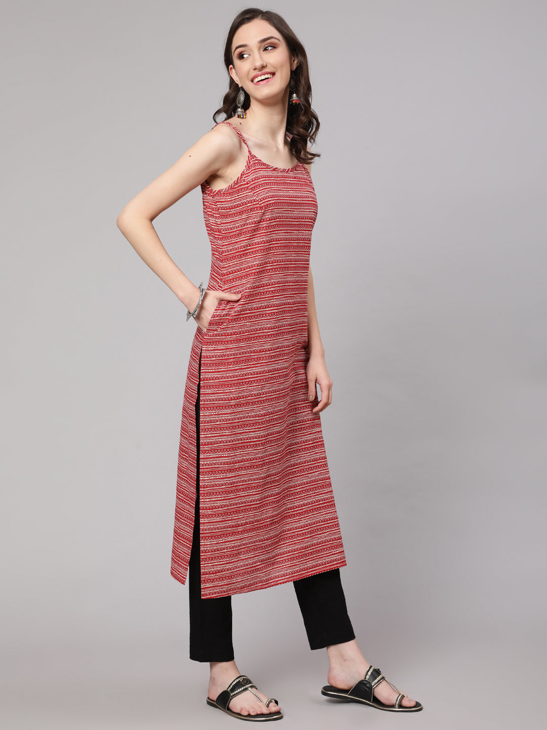 Women's Red Geometric Printed straight sleevesless Kurta