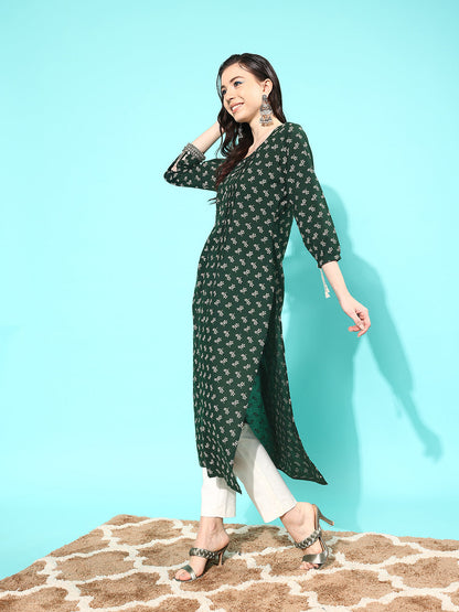Women's Green Ethnic Printed Straight Kurta with Three Quarter Sleeves