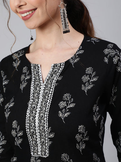 Women's Black Printed straight kurta with three quarter sleeves
