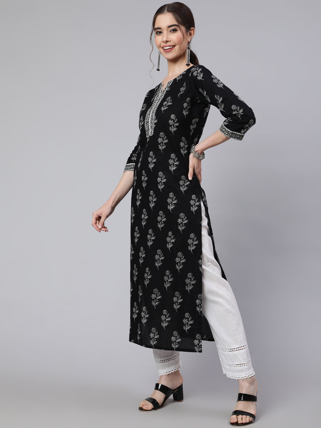 Women's Black Printed straight kurta with three quarter sleeves