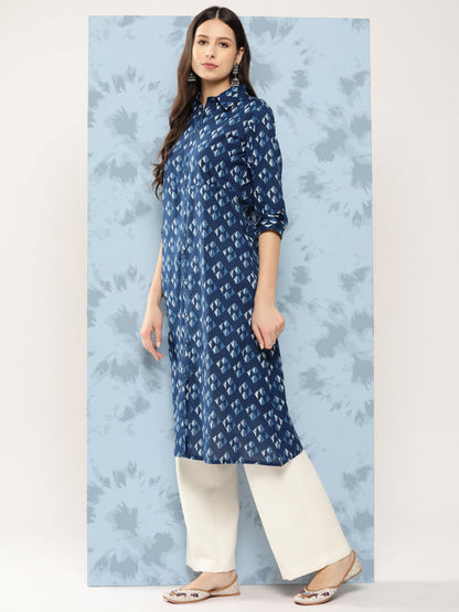Women's Blue Geometric Printed Straight Kurta With Three Quarter Sleeves