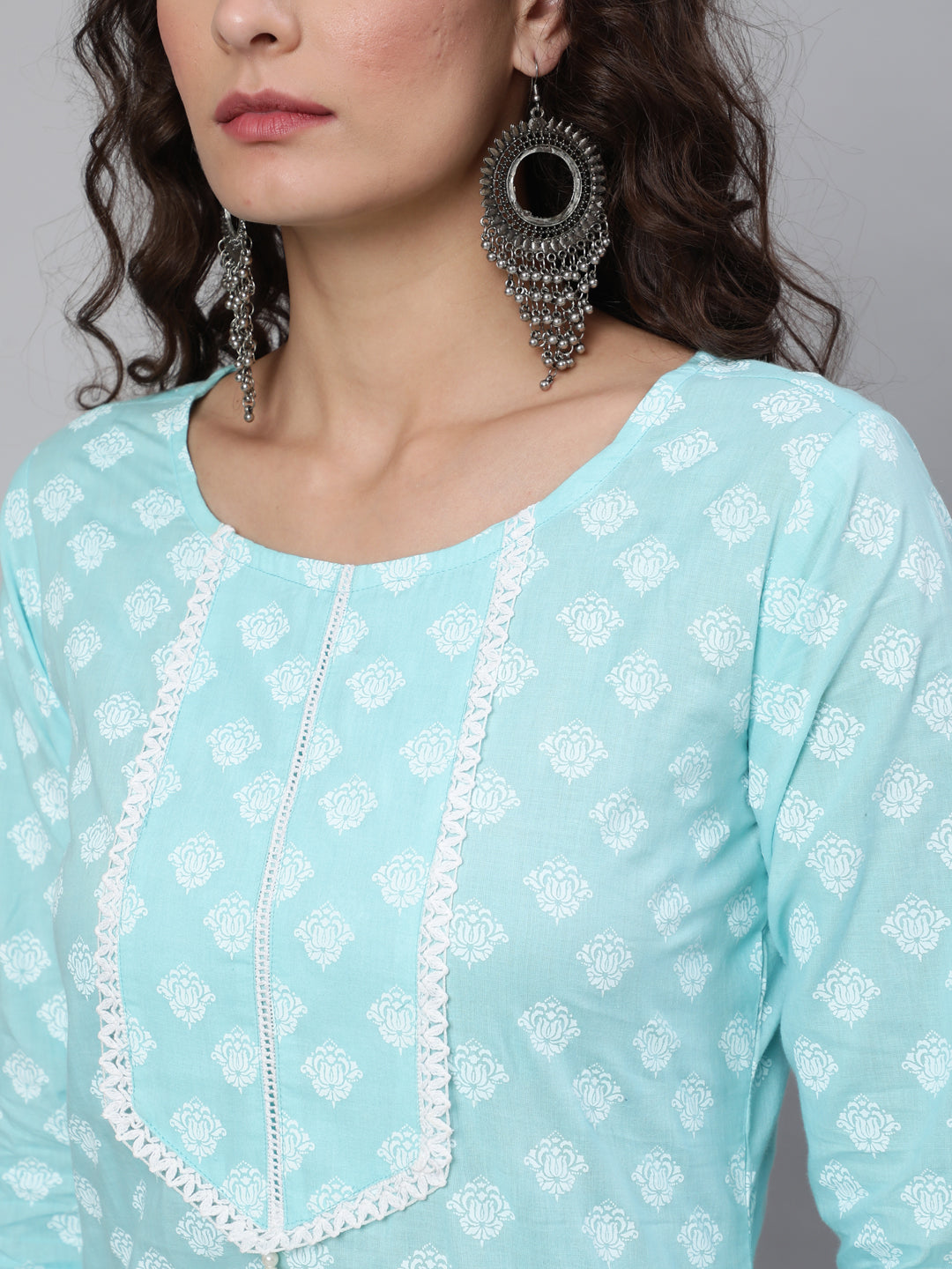 Women's Blue Ethnic Printed Straight Kurta With Three Quarter Sleeves