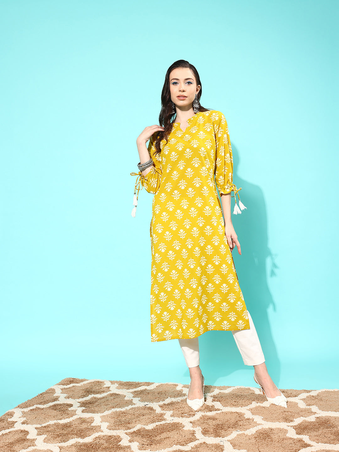 Women's Yellow Straight Kurta With Three Quarter Sleeves