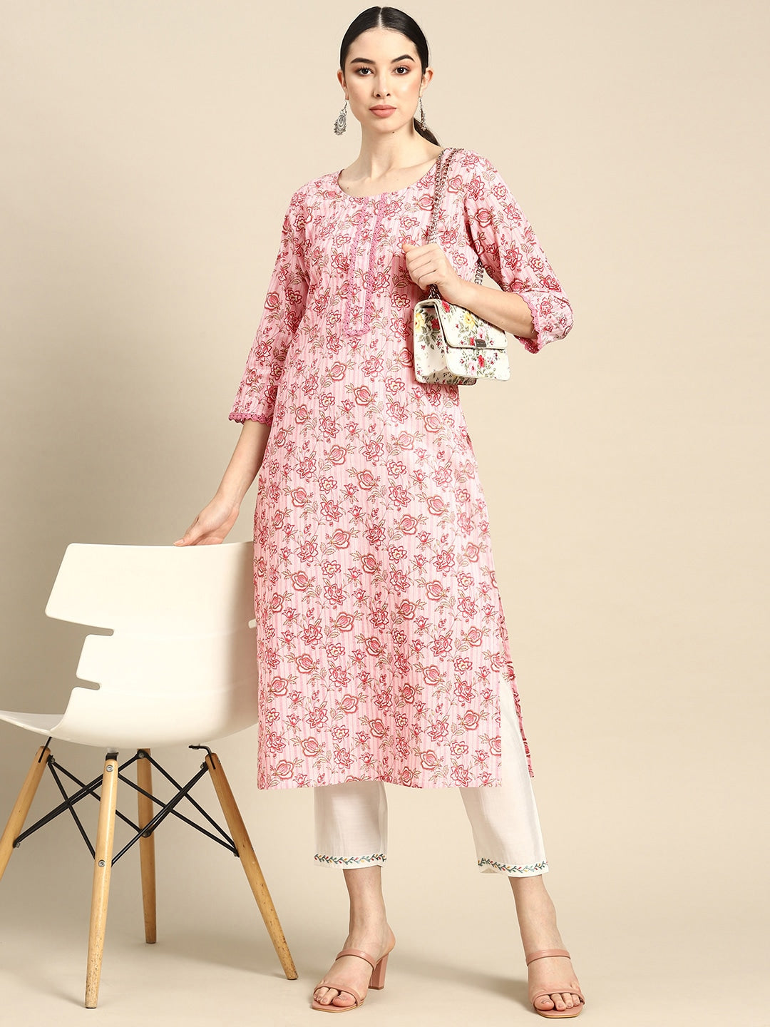 Women's Pink Floral printed Kurta With Three Quarter Sleeves