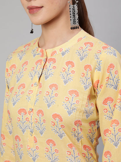Women's Yellow Straight Kurta With Three Quarter Sleeves