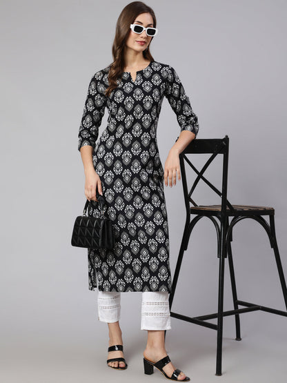 Women's Burgundy Straight Kurta With Three Quarter Sleeves