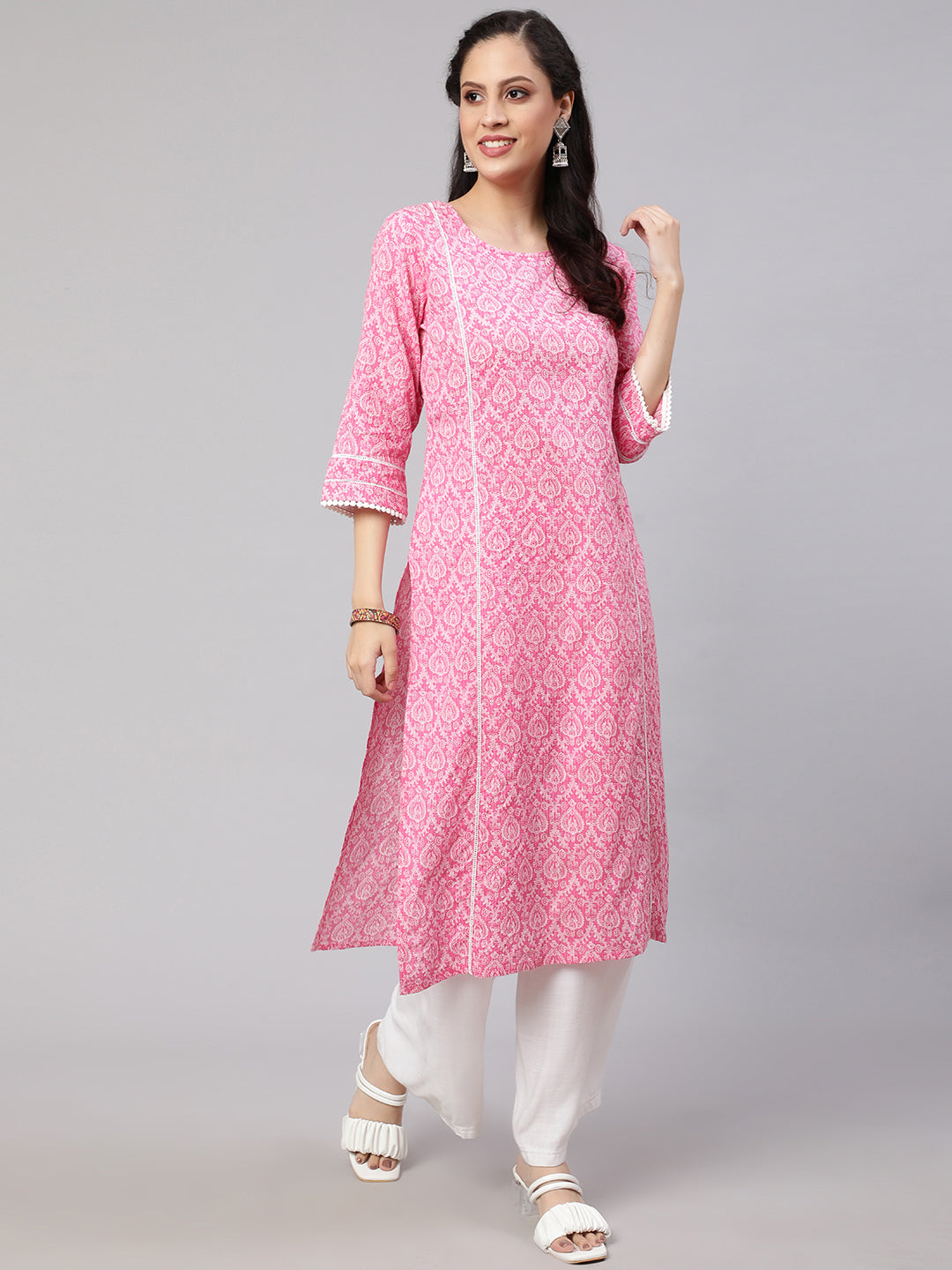 Women's Pink Printed straight kurta with three quarter sleeves