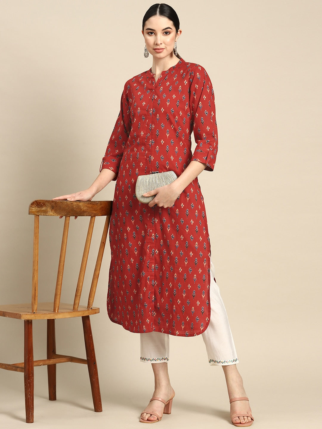 Women's Red Straight Kurta With Three Quarter Sleeves