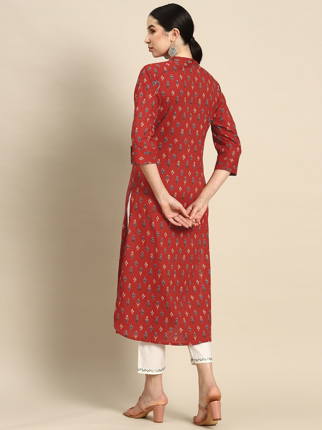 Women's Red Straight Kurta With Three Quarter Sleeves