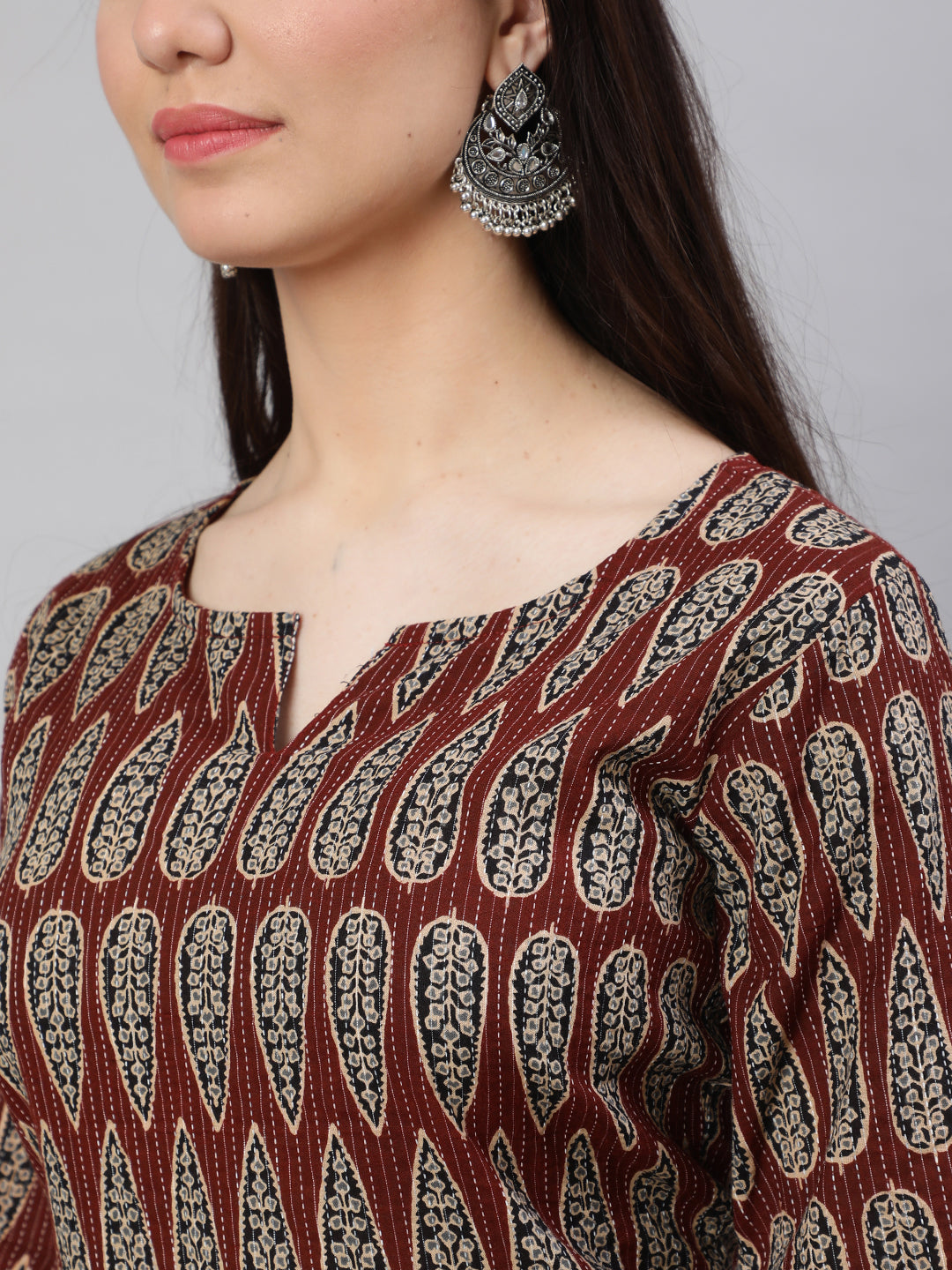 Women's Maroon Printed Straight Kurta With Three Quarter Sleeves