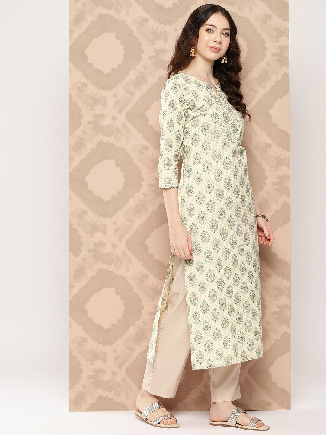 Women's Cream Printed Straight Kurta With Three Quarter Sleeves