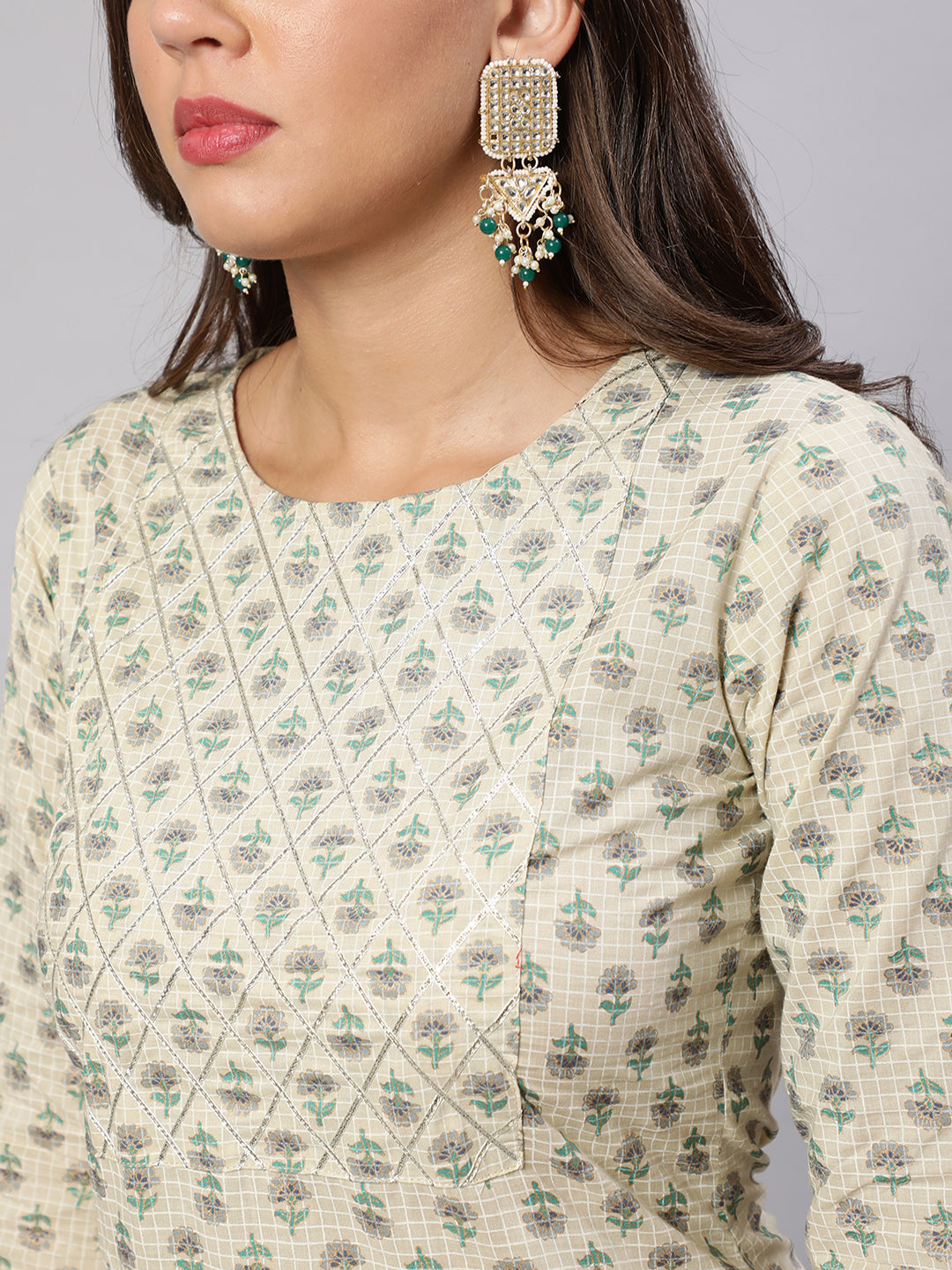 Women's Cream Printed Straight Kurta With Three Quarter Sleeves