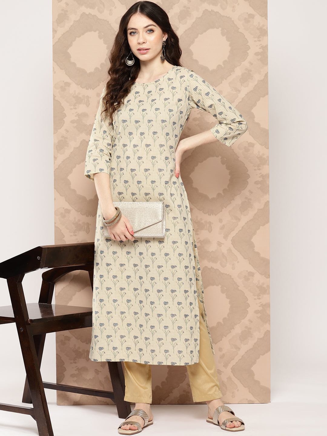 Women's Cream Printed Straight Kurta With Three Quarter Sleeves