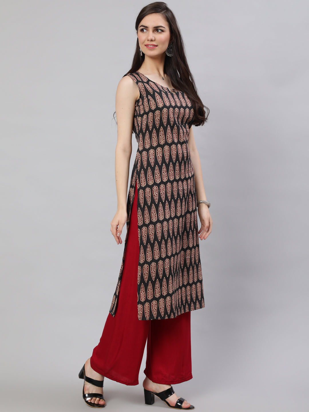 Women's Wome Black Printed Straight Sleeveless Kurta