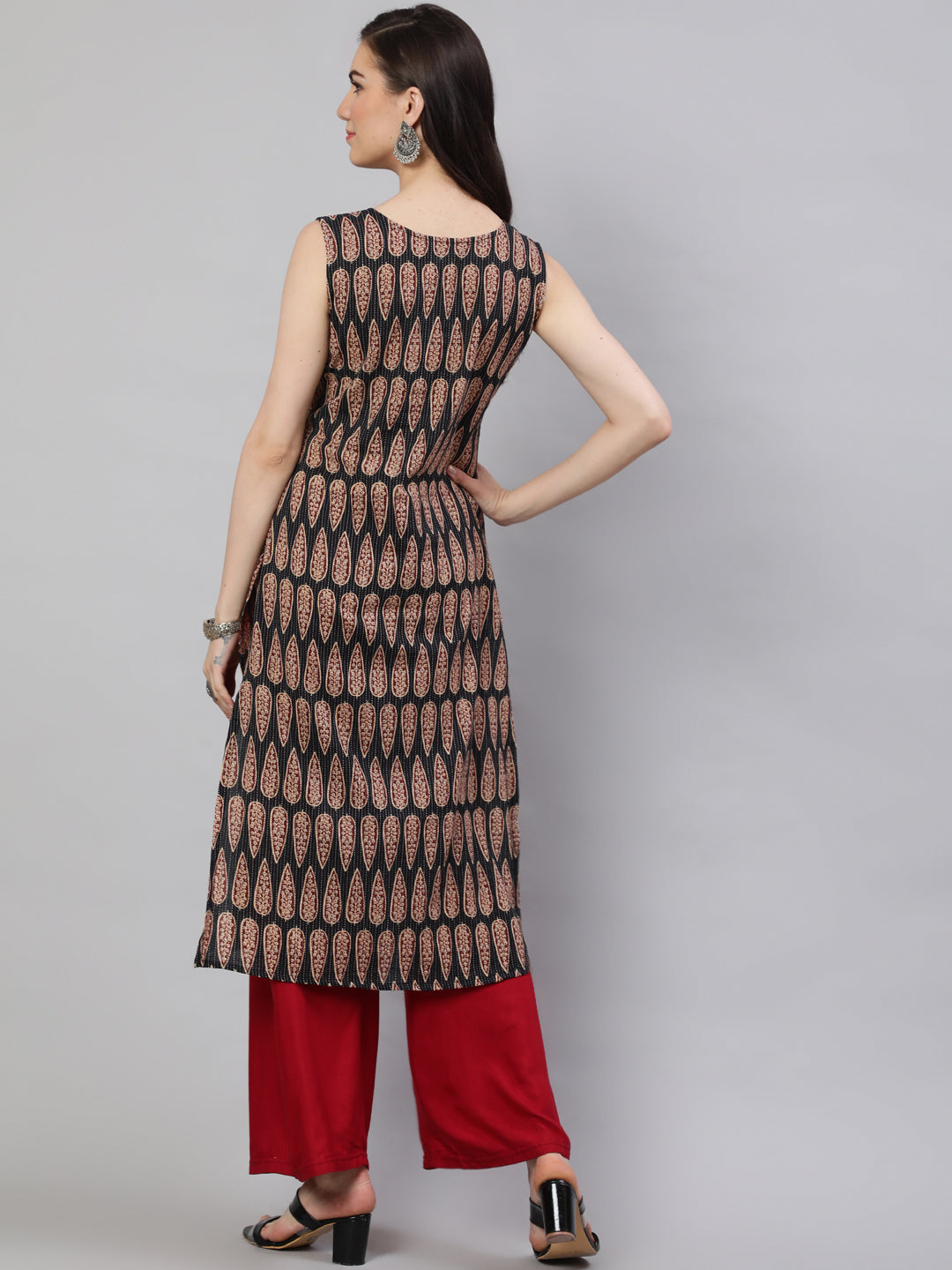 Women's Wome Black Printed Straight Sleeveless Kurta